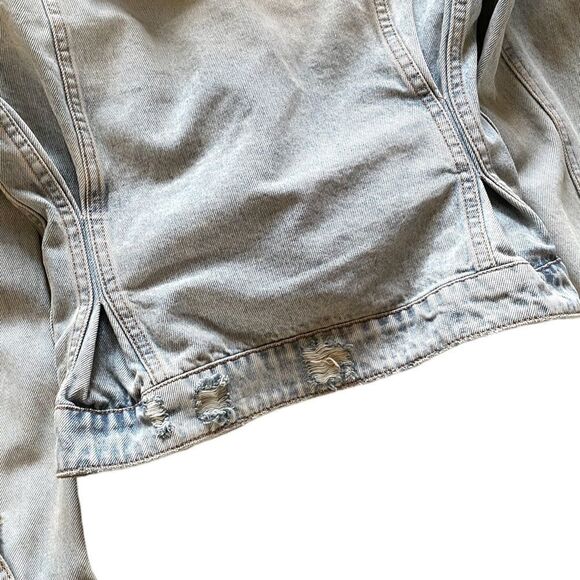 ❤️SOLD❤️BLANKNYC Hooded Light Wash Fitted Denim Jacket |Size:Small | - Picture 9 of 11